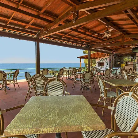 فندق Paradiso 3*